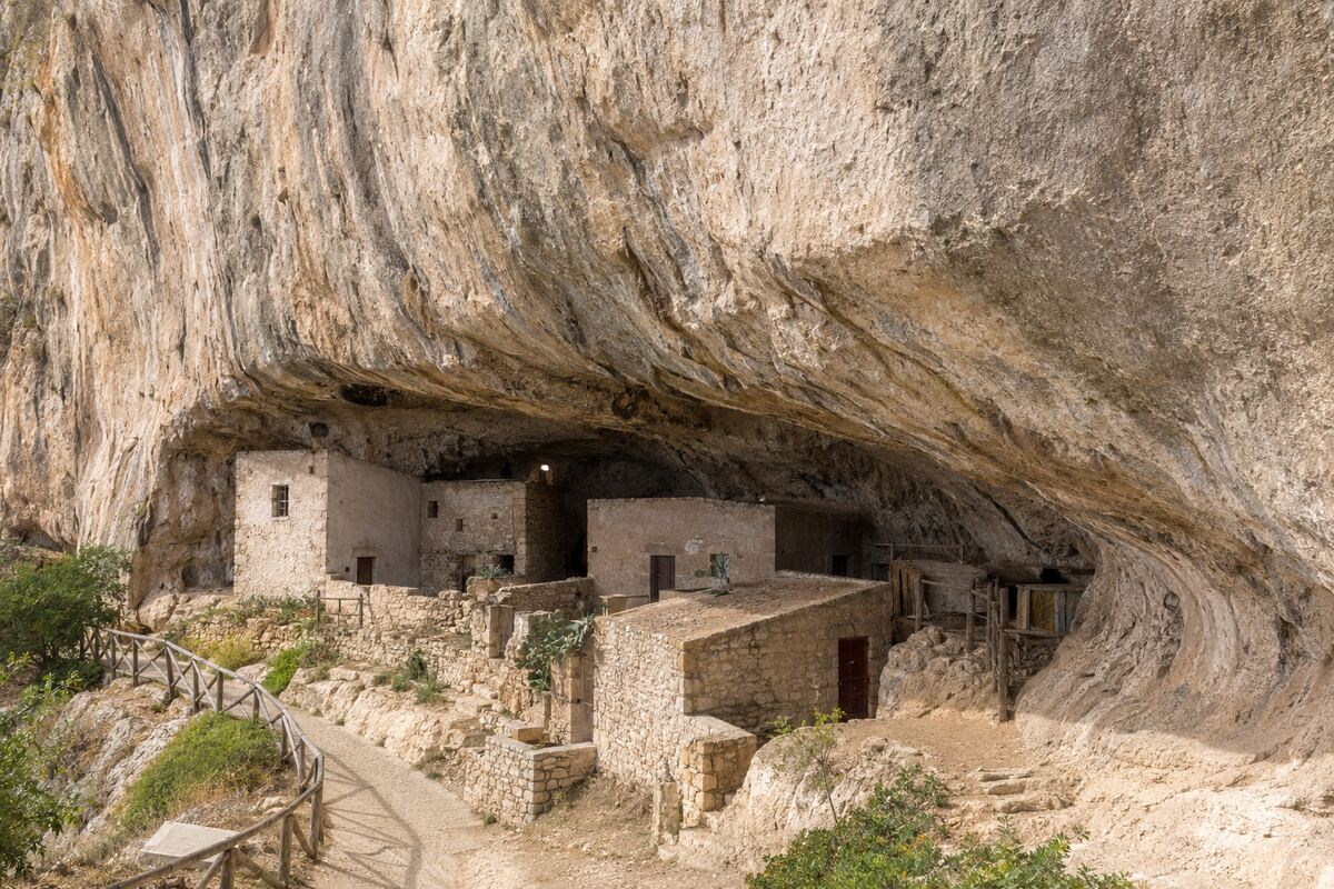 Monte Cofano e Grotta Mangiapane: giornata tra natura e cultura